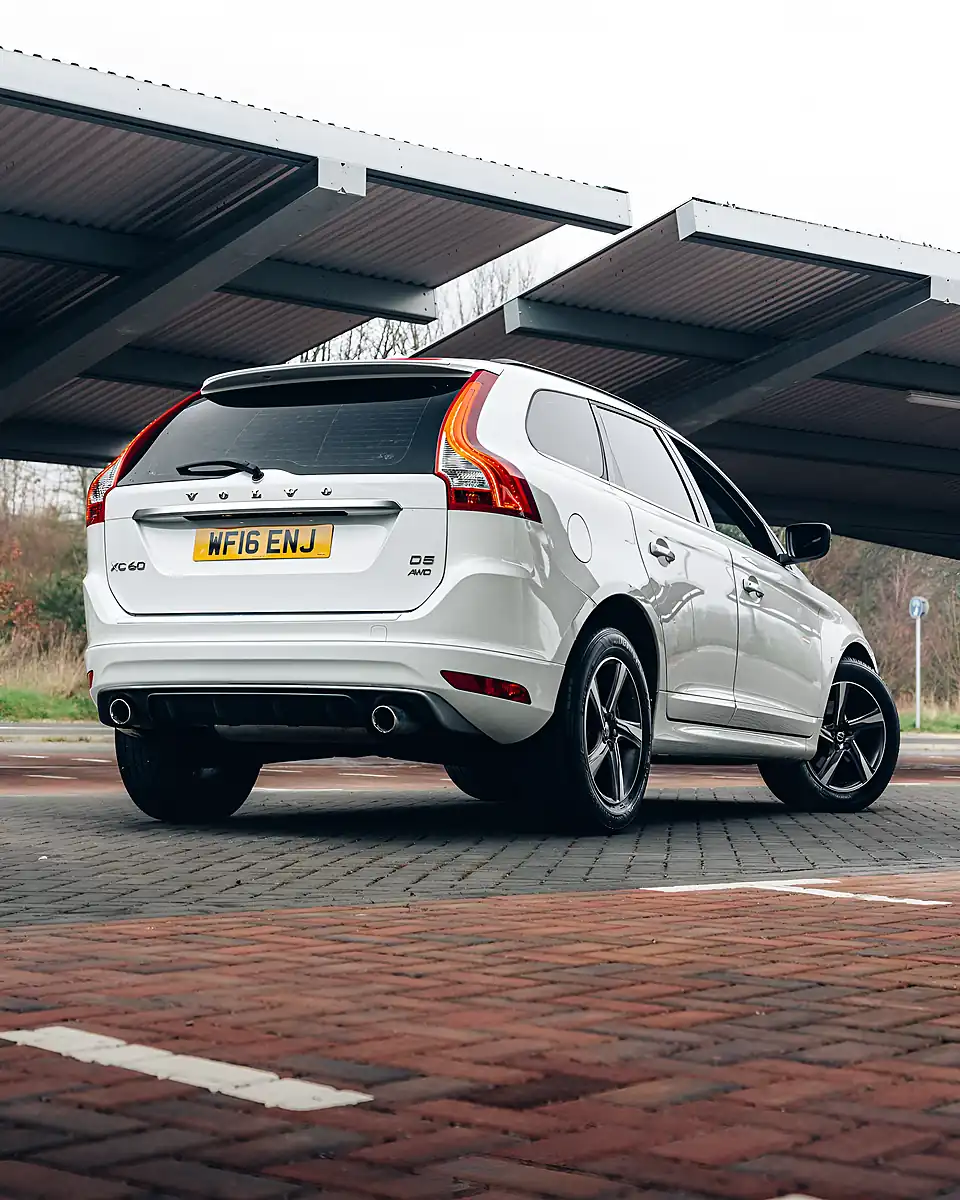 Used 2016 Volvo XC60 R-Design Nav Ice White - Interior and Exterior details 4