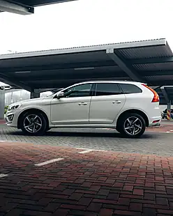 Used 2016 Volvo XC60 R-Design Nav Ice White - Interior and Exterior details 6