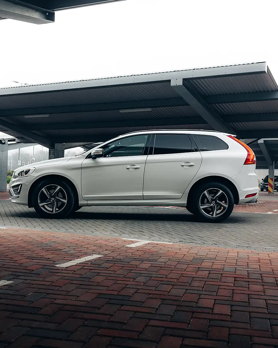Used 2016 Volvo XC60 R-Design Nav Ice White - Interior and Exterior details 6