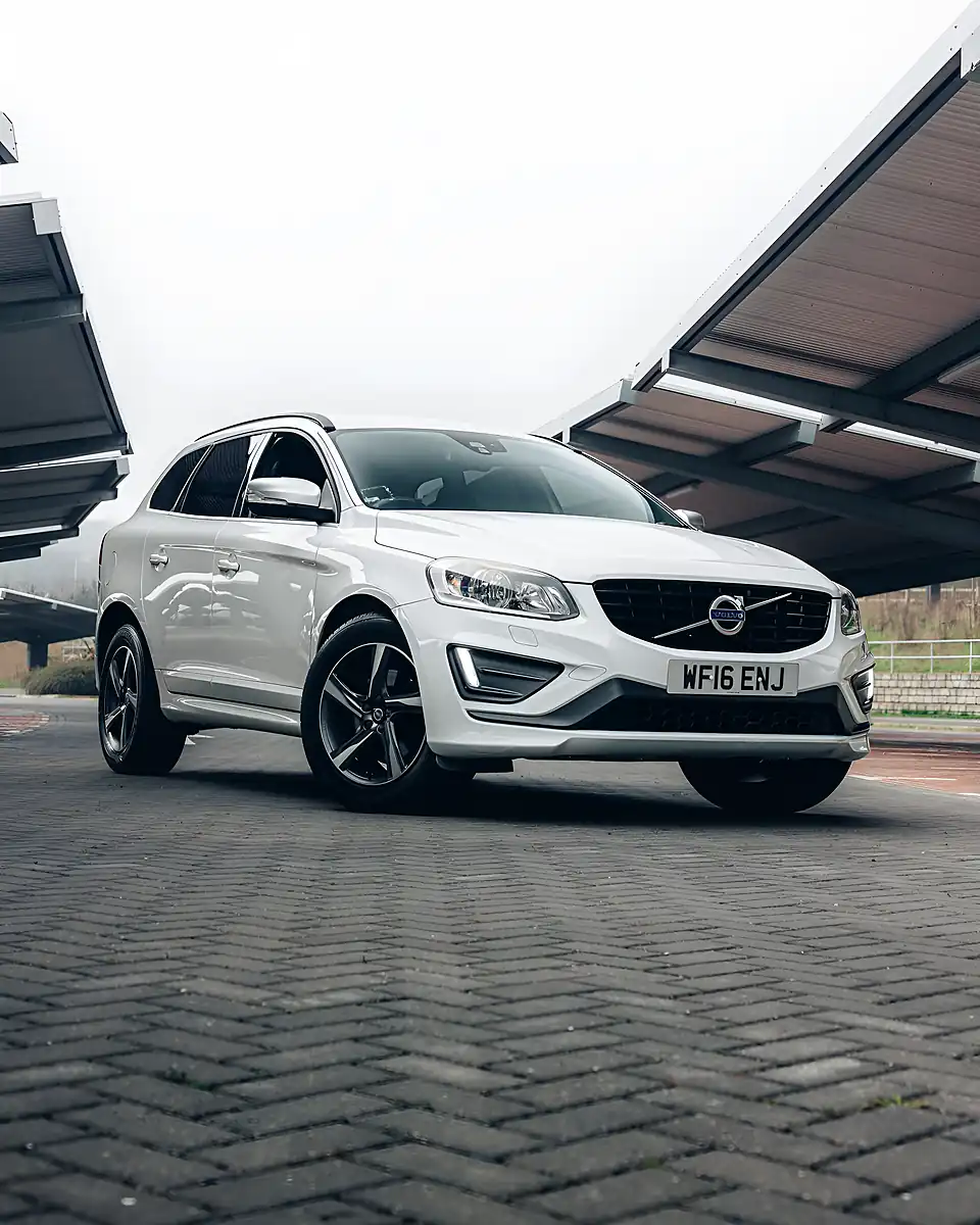 Used 2016 Volvo XC60 R-Design Nav Ice White - Interior and Exterior details 8