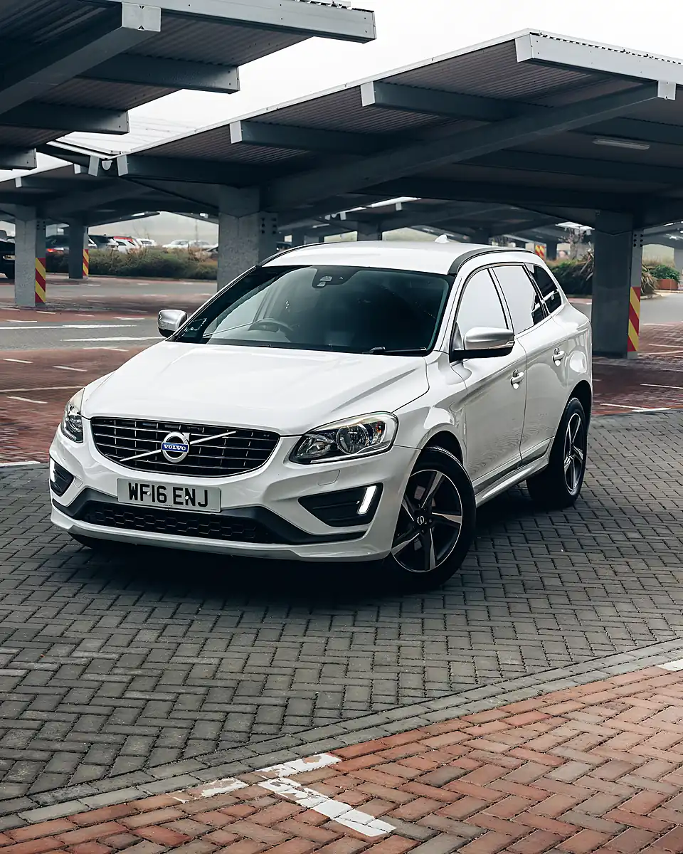 Used 2016 Volvo XC60 R-Design Nav Ice White - Interior and Exterior details 9