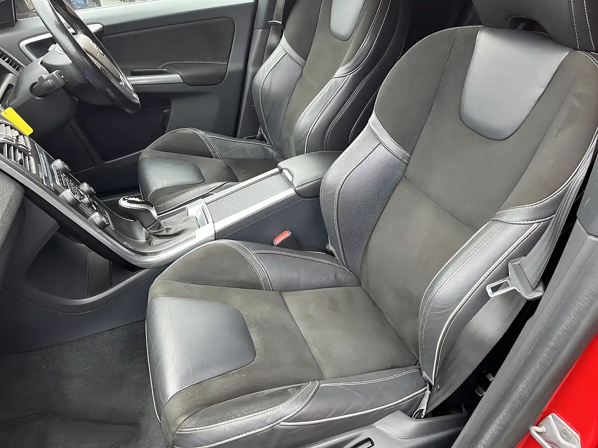 Used 2016 Volvo XC60 R-Design Nav Red - Interior and Exterior details 10