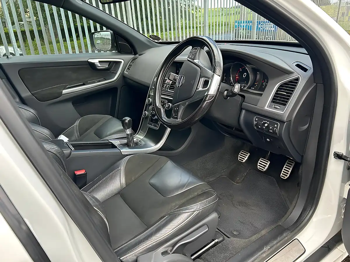 Used 2016 Volvo XC60 R-Design Nav White - Interior and Exterior details 7