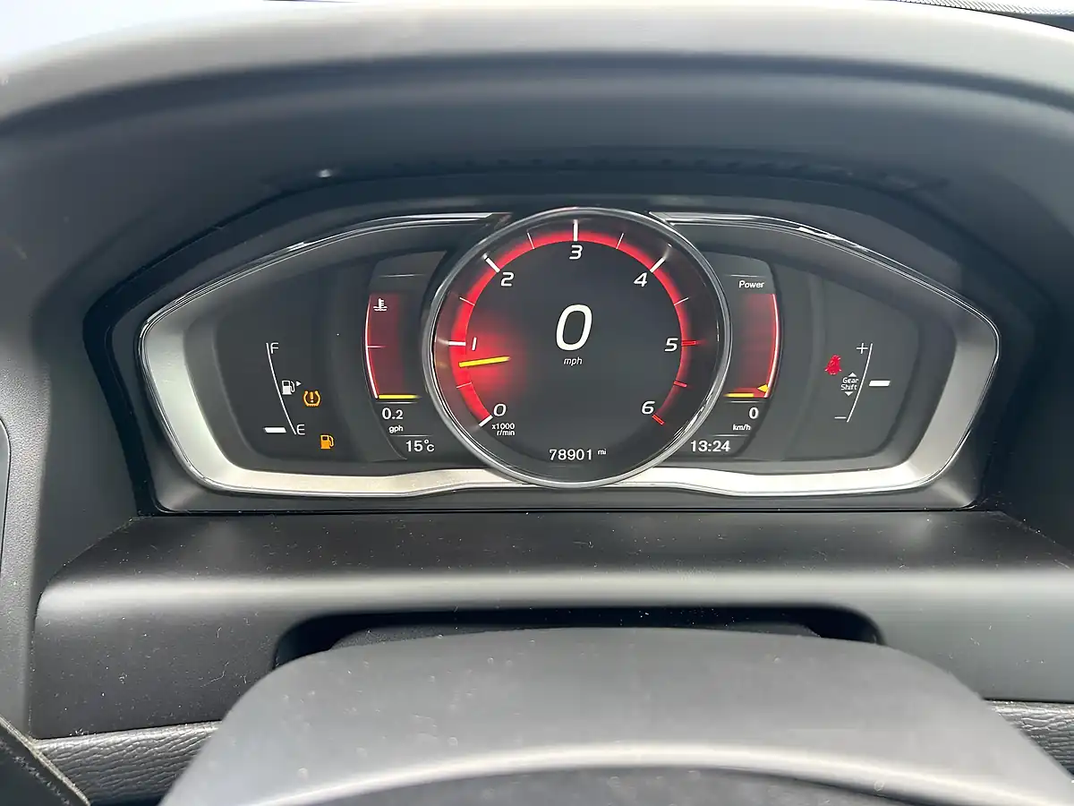 Used 2016 Volvo XC60 R-Design Nav White - Interior and Exterior details 9