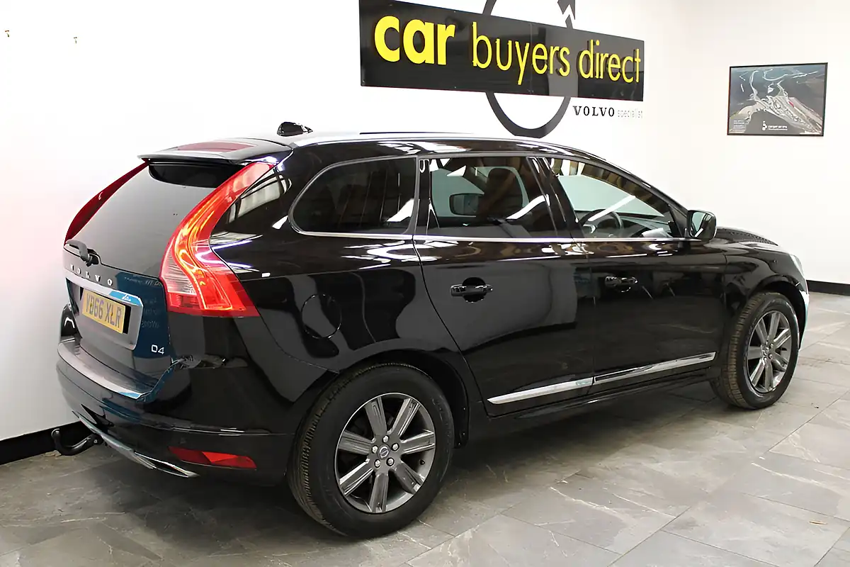 Used 2016 Volvo XC60 Se Lux Nav Black - Interior and Exterior details 4