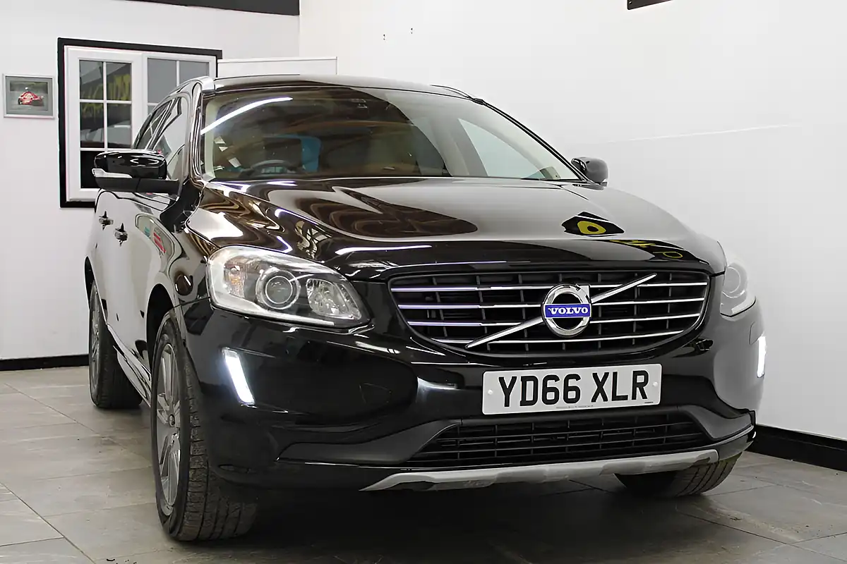 Used 2016 Volvo XC60 Se Lux Nav Black - Interior and Exterior details 7