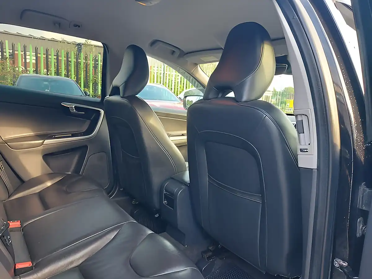 Used 2016 Volvo XC60 Se Lux Nav Black - Interior and Exterior details 15