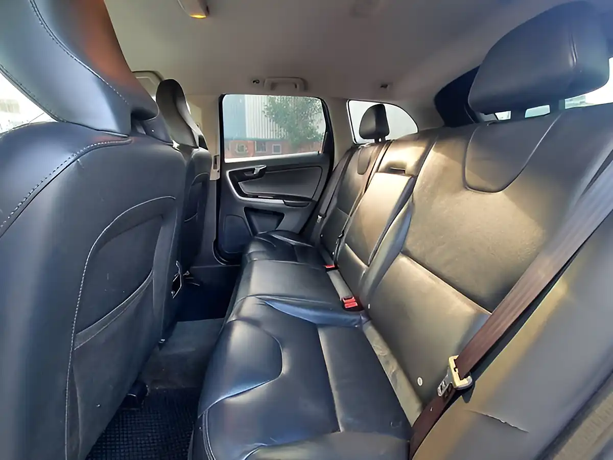 Used 2016 Volvo XC60 Se Lux Nav Black - Interior and Exterior details 16