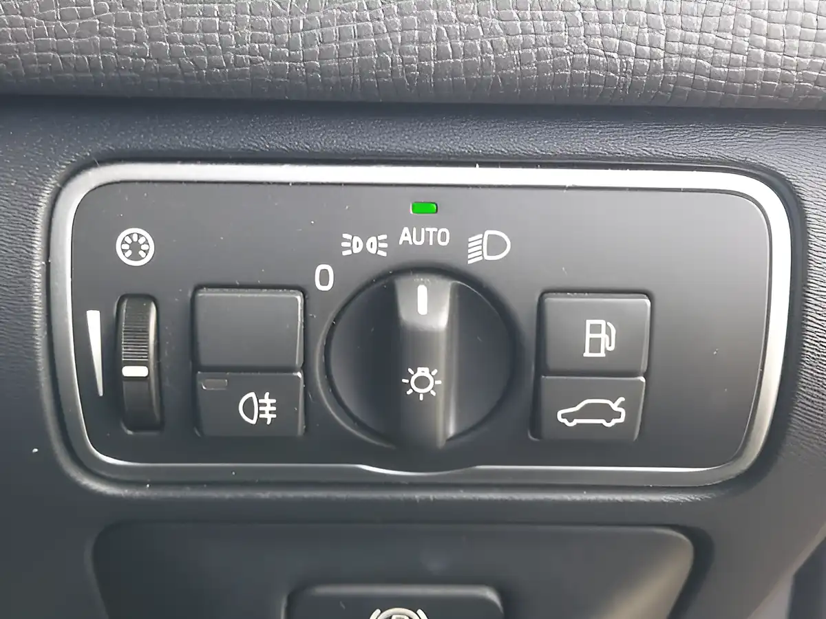 Used 2016 Volvo XC60 Se Lux Nav Black - Interior and Exterior details 20