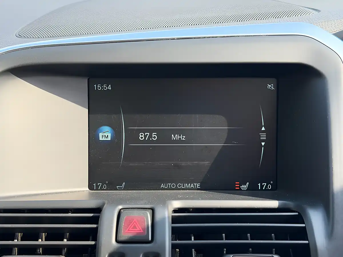 Used 2016 Volvo XC60 Se Lux Nav Blue - Interior and Exterior details 13