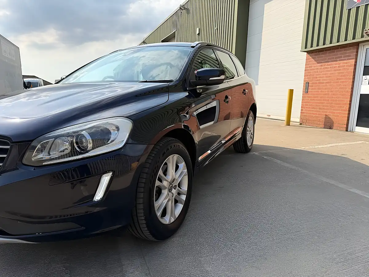 Used 2016 Volvo XC60 Se Lux Nav Blue - Interior and Exterior details 18