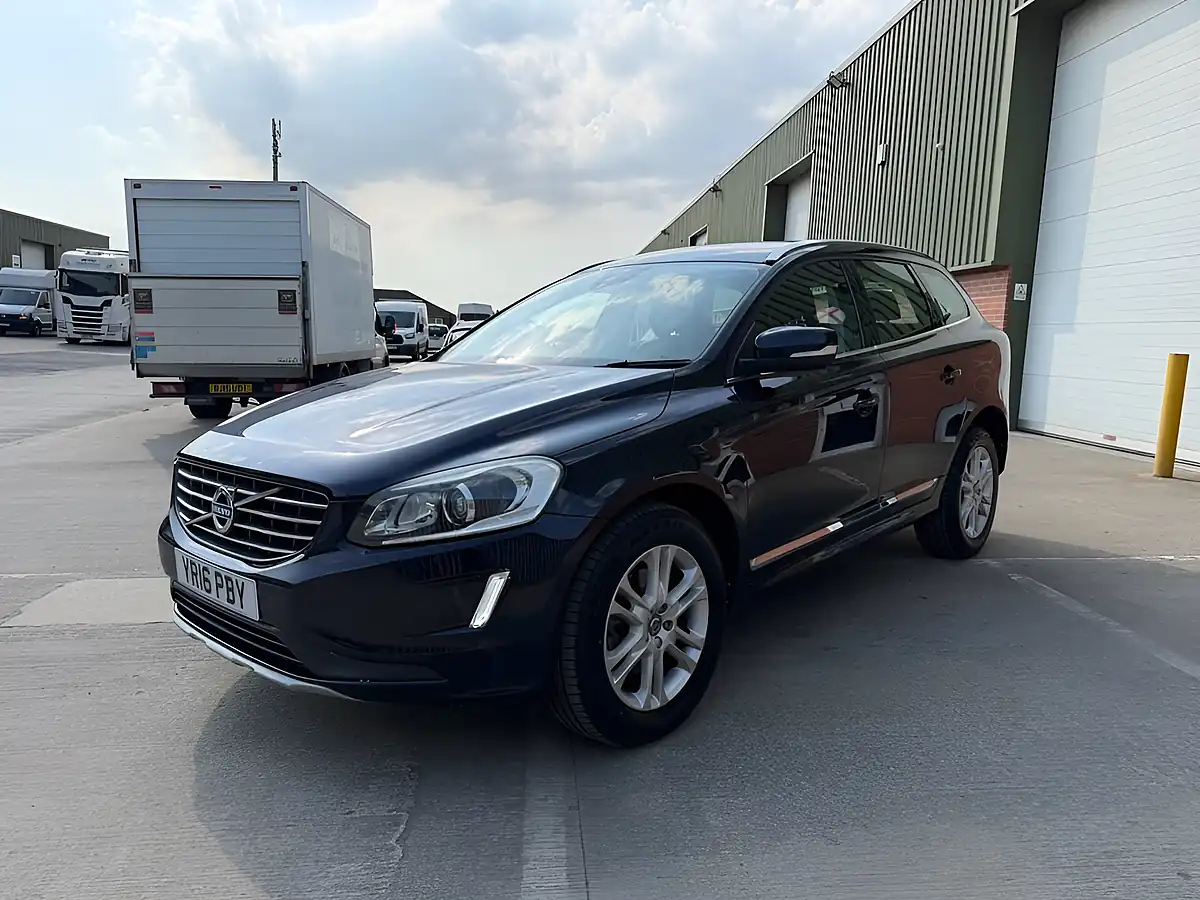 Used 2016 Volvo XC60 Se Lux Nav Blue - Interior and Exterior details 4