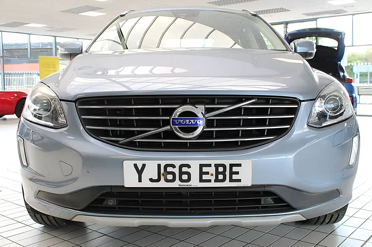 Used 2016 Volvo XC60 Se Lux Nav Blue - Interior and Exterior details 3