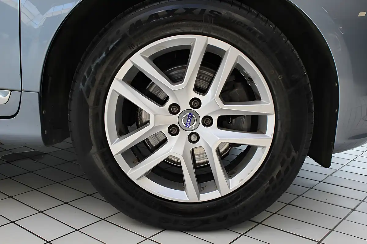 Used 2016 Volvo XC60 Se Lux Nav Blue - Interior and Exterior details 7
