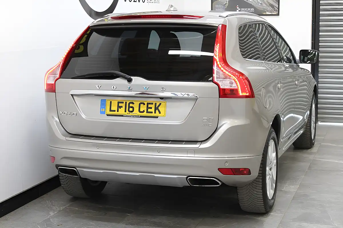 Used 2016 Volvo XC60 Se Lux Nav Gold - Interior and Exterior details 10