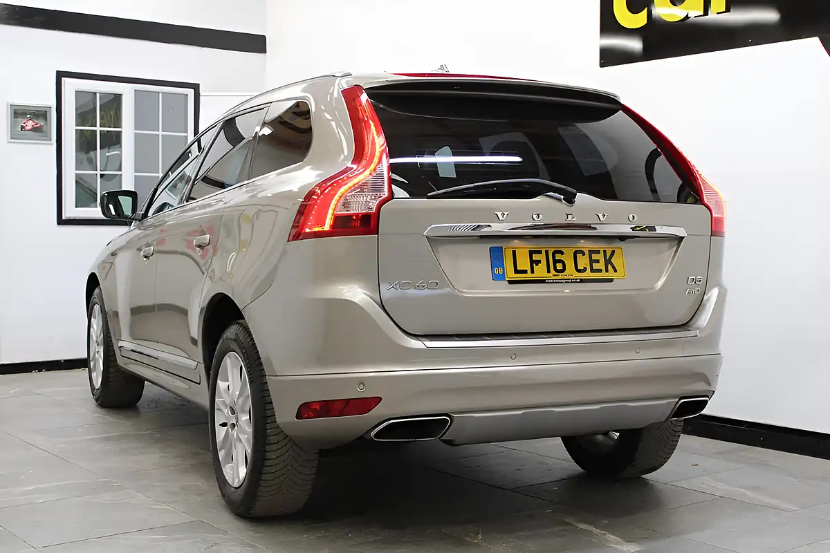 Used 2016 Volvo XC60 Se Lux Nav Gold - Interior and Exterior details 11