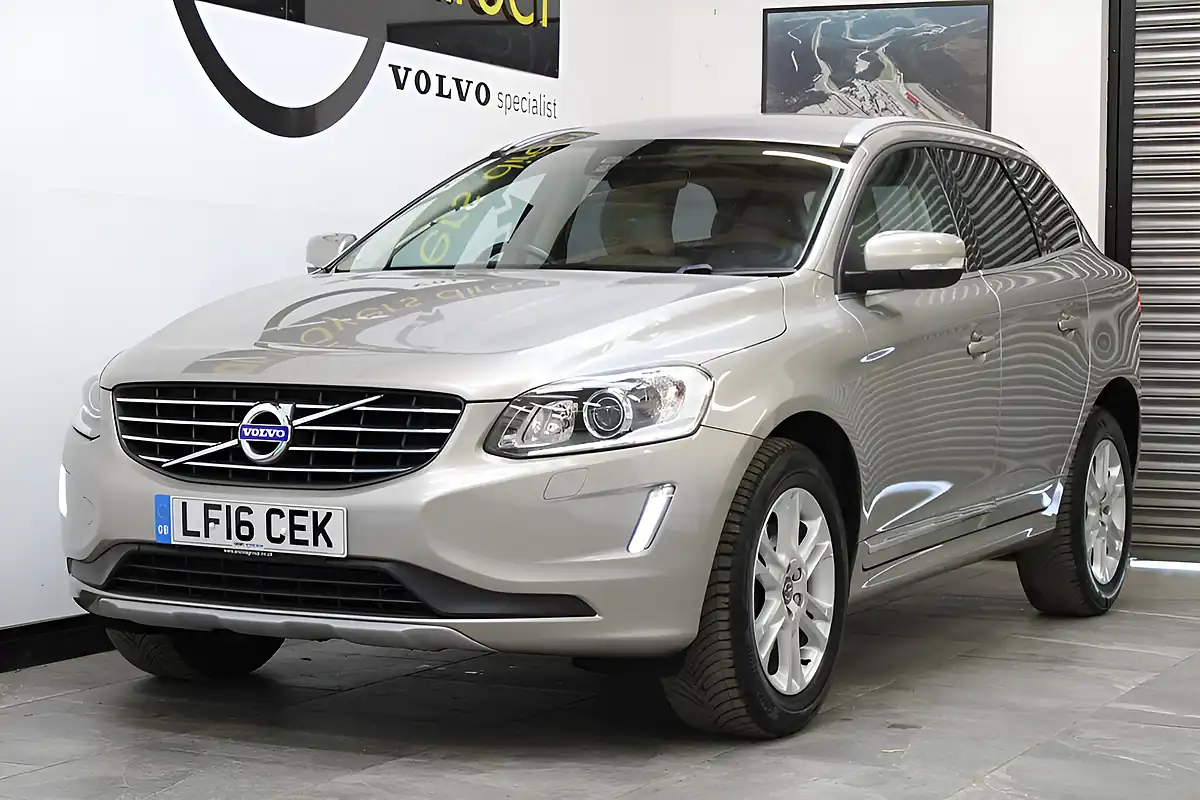 Used 2016 Volvo XC60 Se Lux Nav Gold - Interior and Exterior details 13