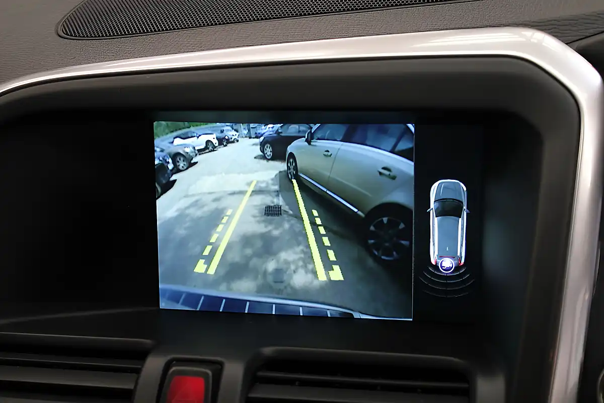 Used 2016 Volvo XC60 Se Lux Nav Gold - Interior and Exterior details 19