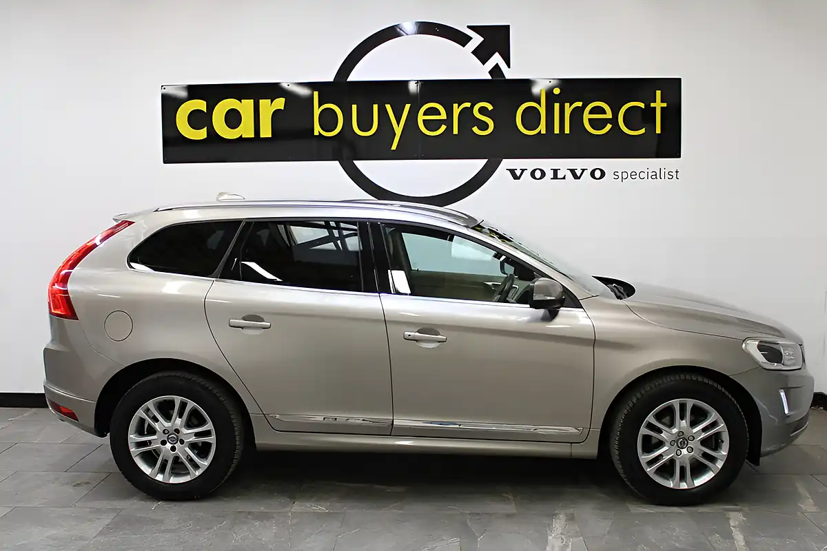 Used 2016 Volvo XC60 Se Lux Nav Gold - Interior and Exterior details 8