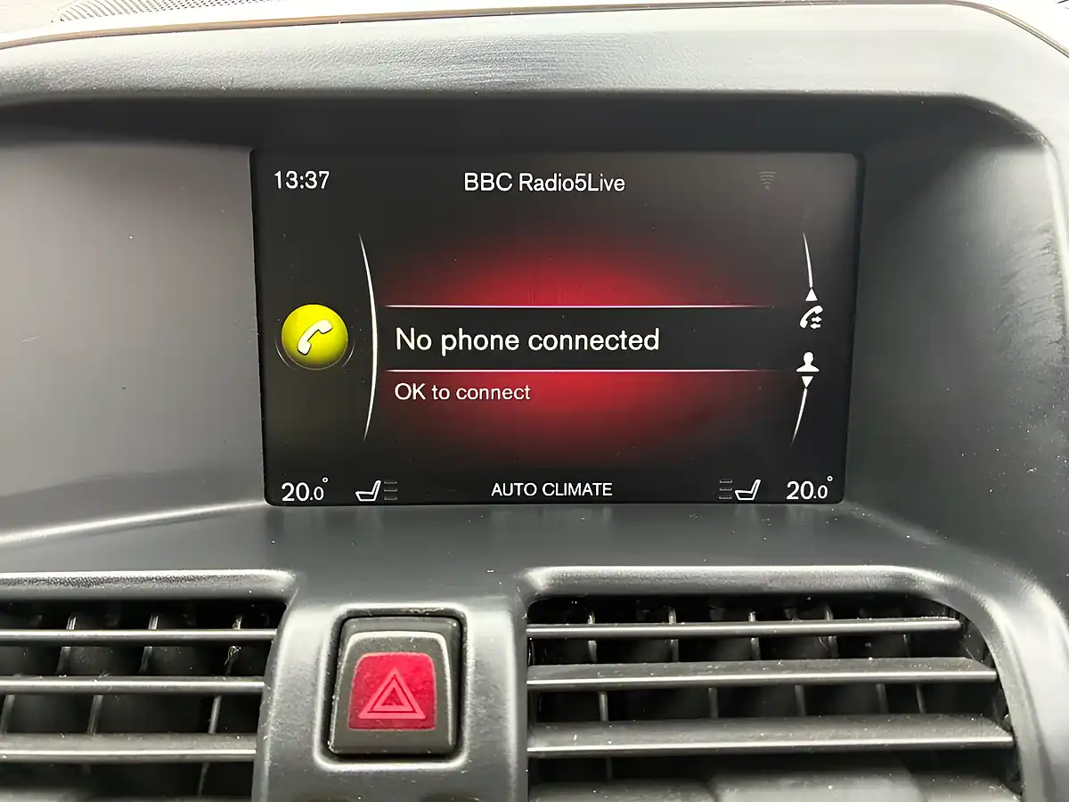 Used 2016 Volvo XC60 Se Lux Nav Grey - Interior and Exterior details 16