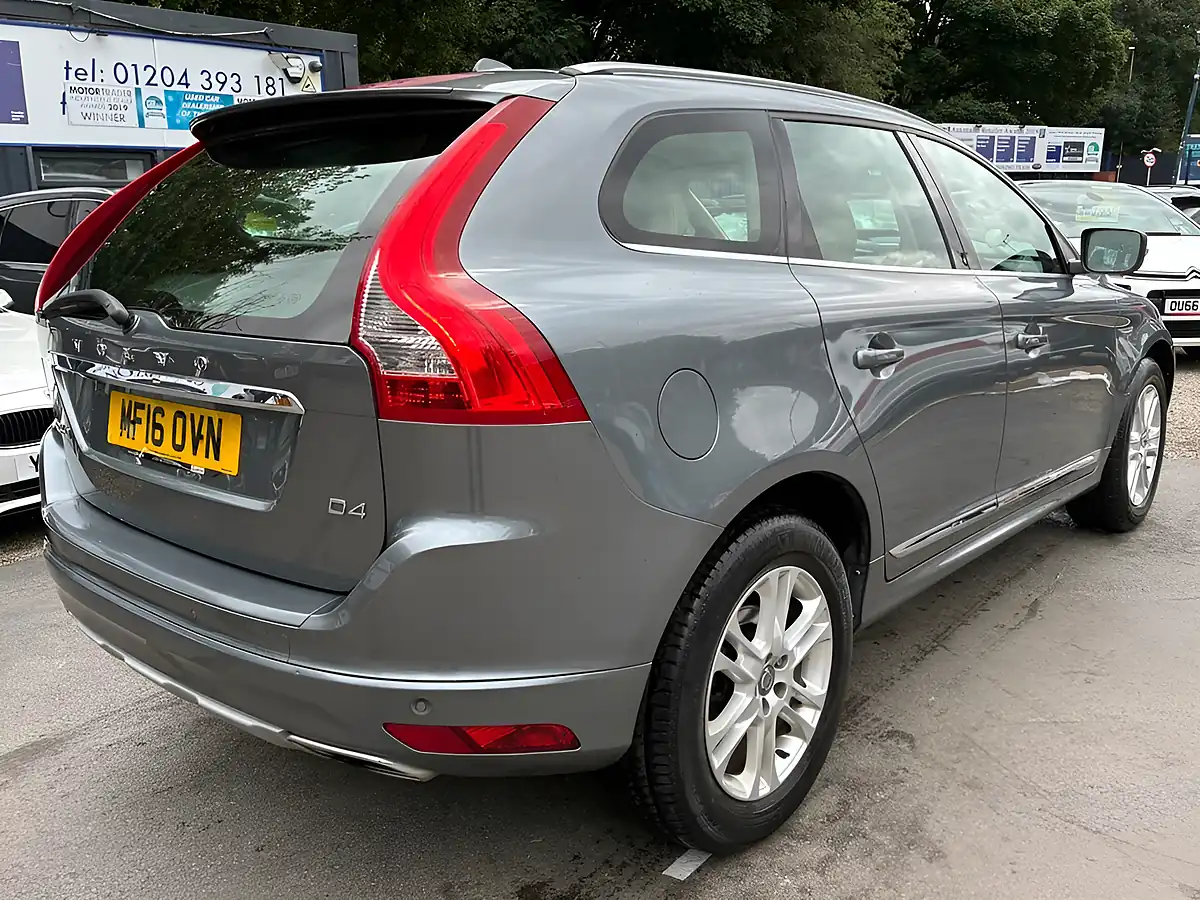 Used 2016 Volvo XC60 Se Lux Nav Grey - Interior and Exterior details 9