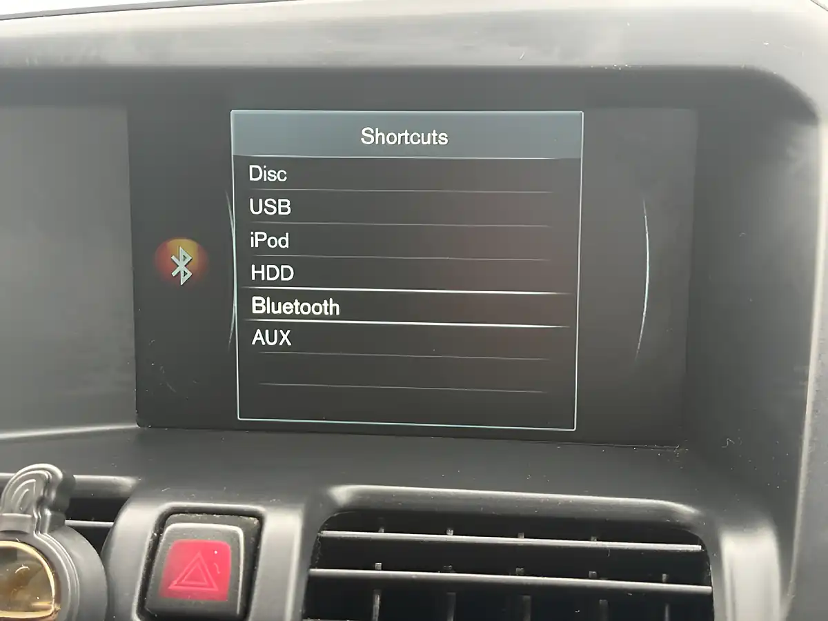 Used 2016 Volvo XC60 Se Lux Nav Grey - Interior and Exterior details 16