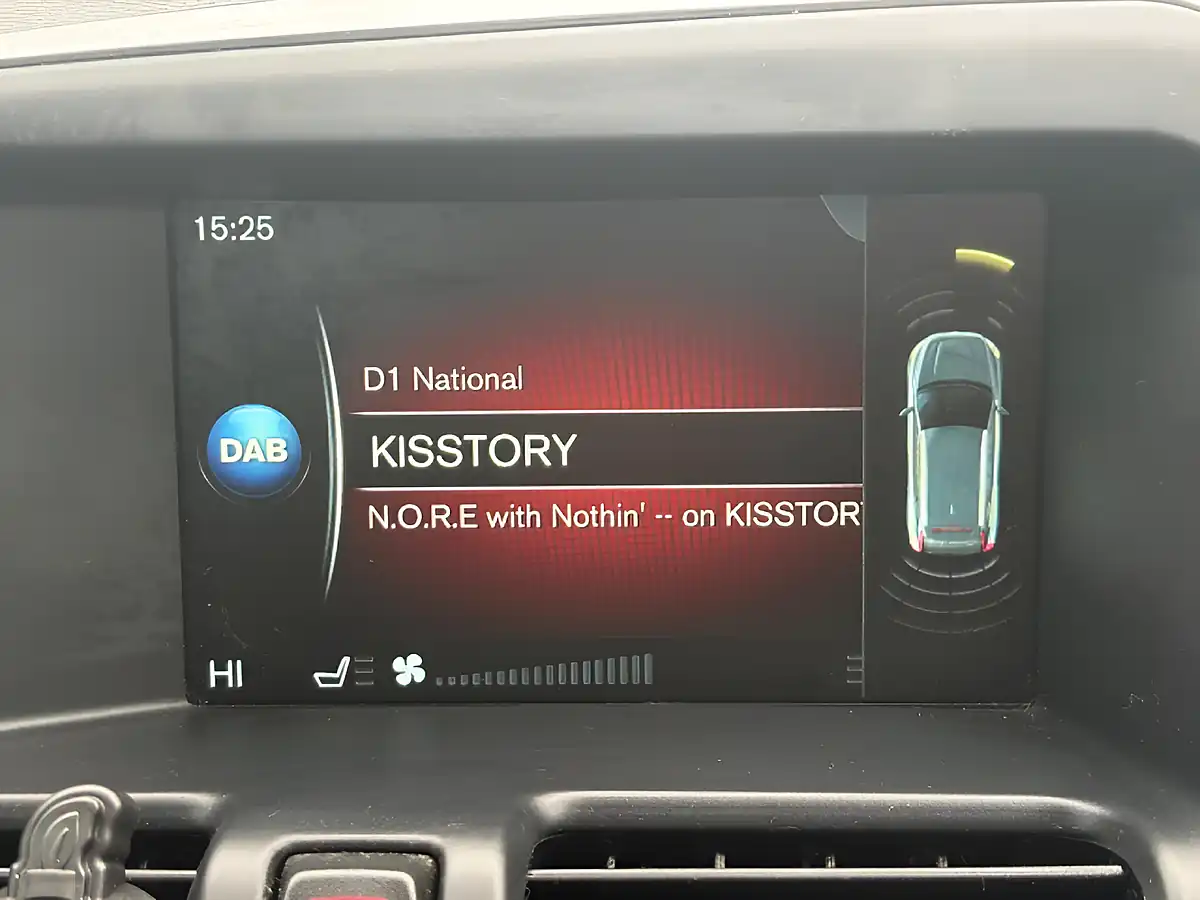 Used 2016 Volvo XC60 Se Lux Nav Grey - Interior and Exterior details 17
