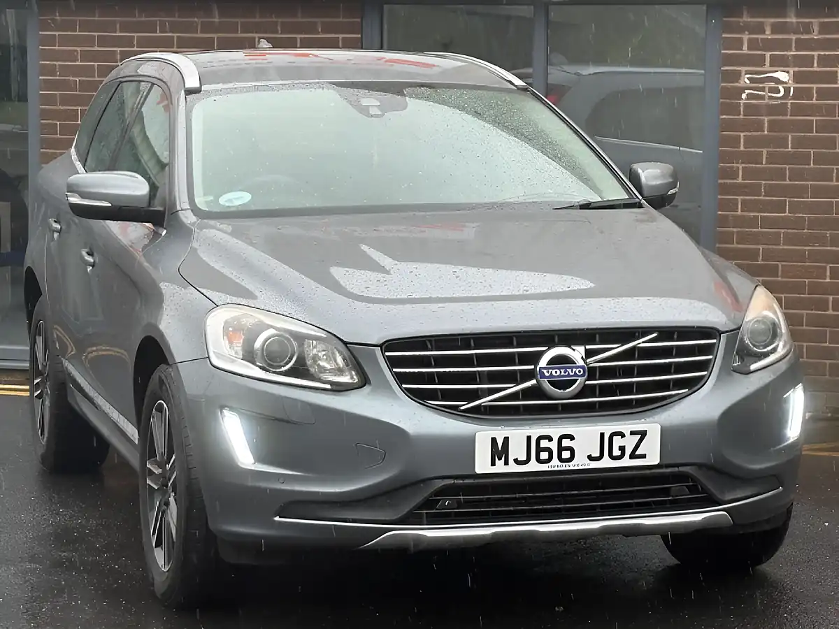 Used 2016 Volvo XC60 Se Lux Nav Grey - Interior and Exterior details 7