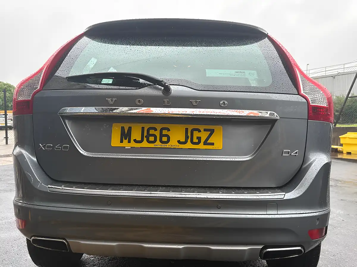Used 2016 Volvo XC60 Se Lux Nav Grey - Interior and Exterior details 8