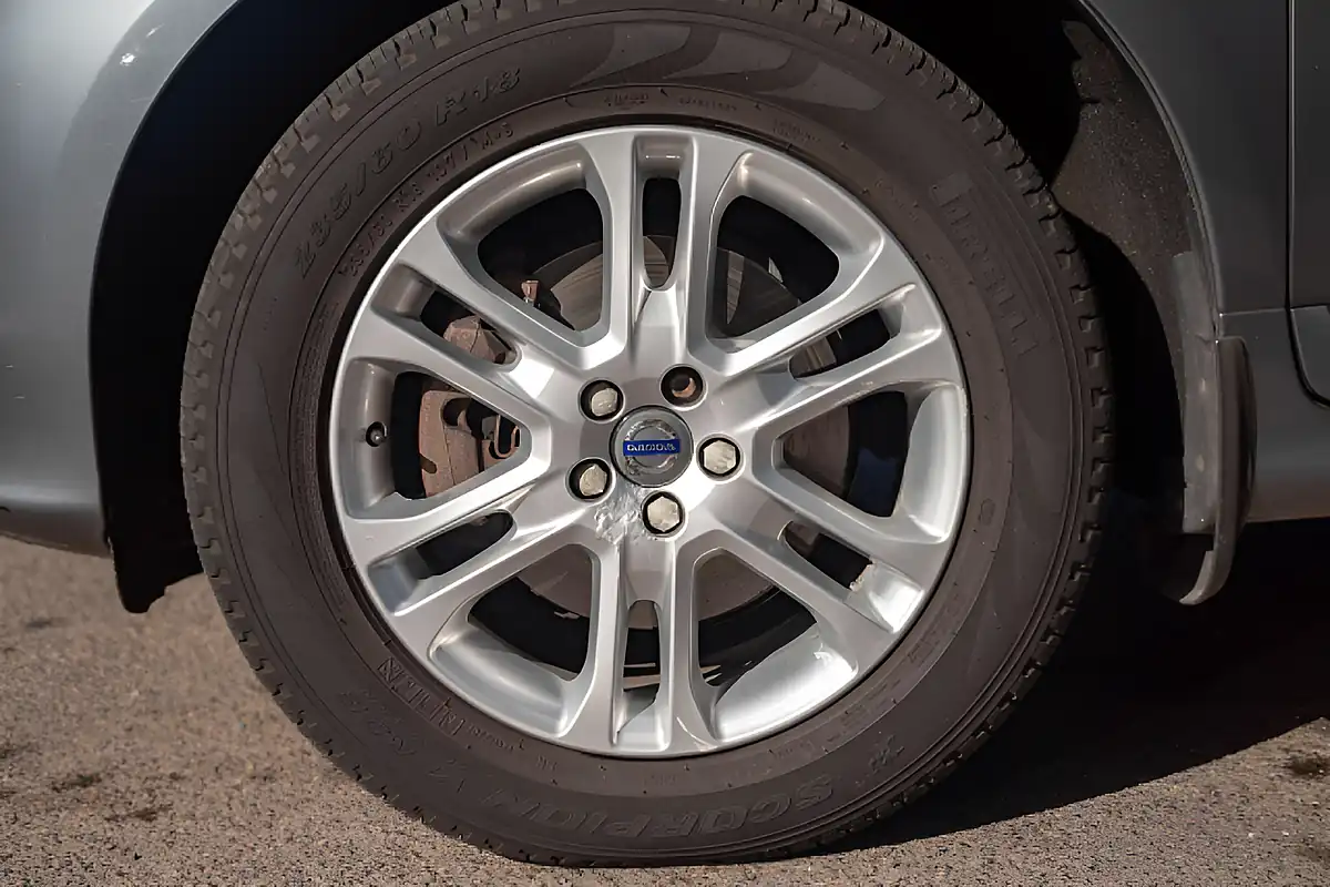 Used 2016 Volvo XC60 Se Lux Nav Osmium Grey - Interior and Exterior details 11