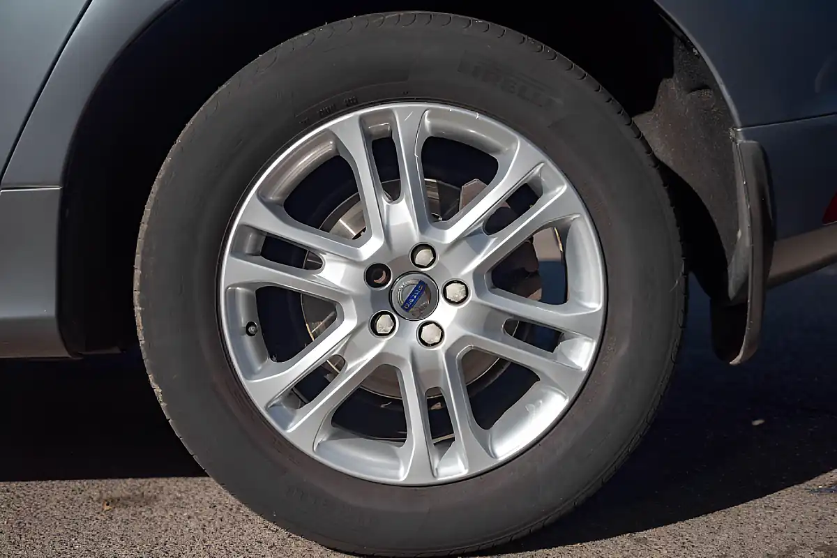 Used 2016 Volvo XC60 Se Lux Nav Osmium Grey - Interior and Exterior details 12