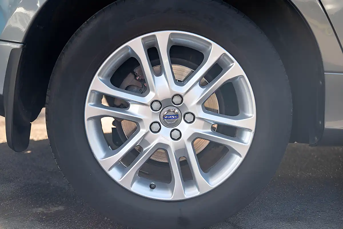 Used 2016 Volvo XC60 Se Lux Nav Osmium Grey - Interior and Exterior details 13