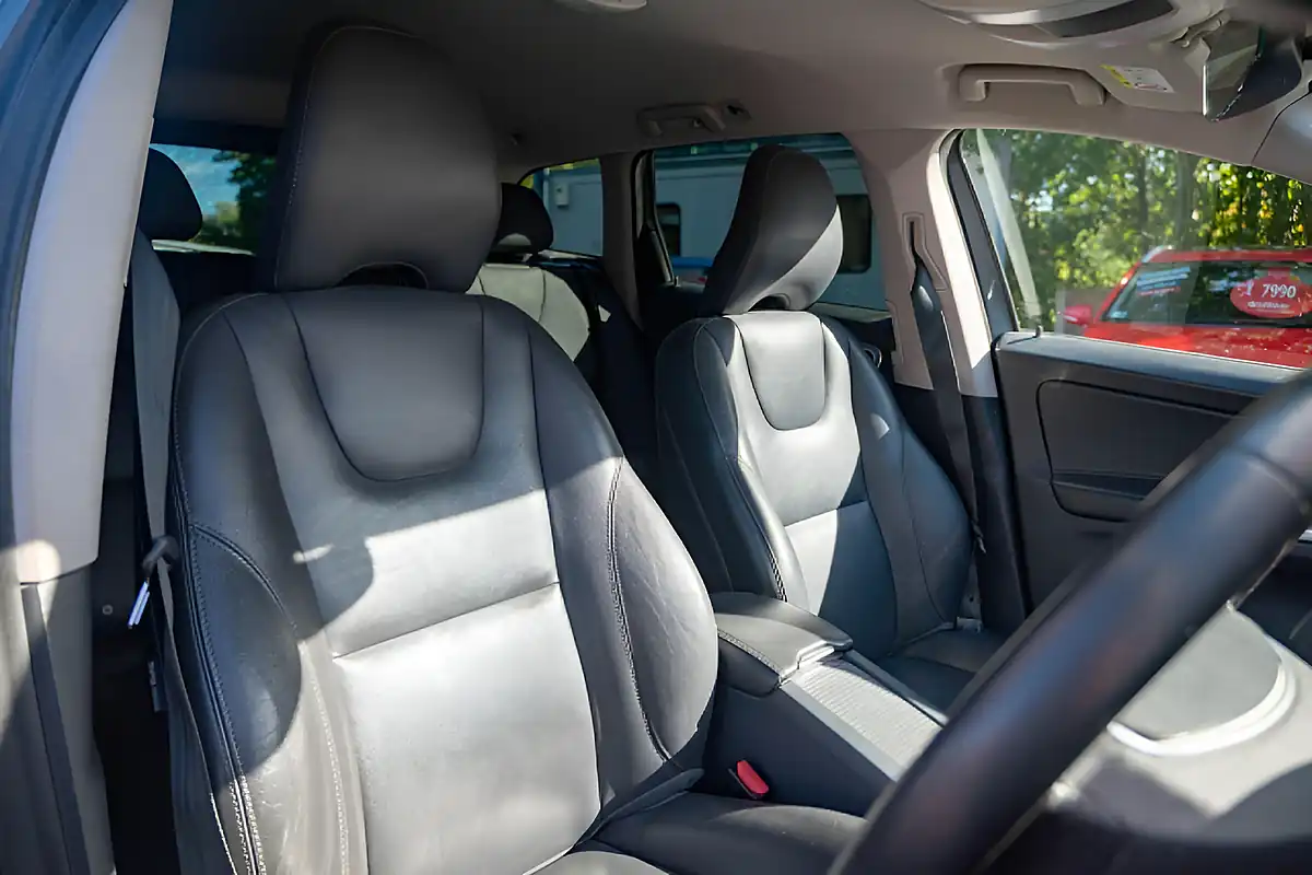 Used 2016 Volvo XC60 Se Lux Nav Osmium Grey - Interior and Exterior details 16
