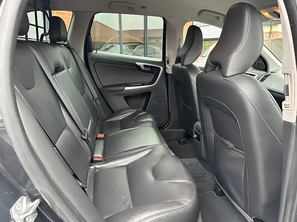 Used 2016 Volvo XC60 Se Lux Nav Saville Grey - Interior and Exterior details 12