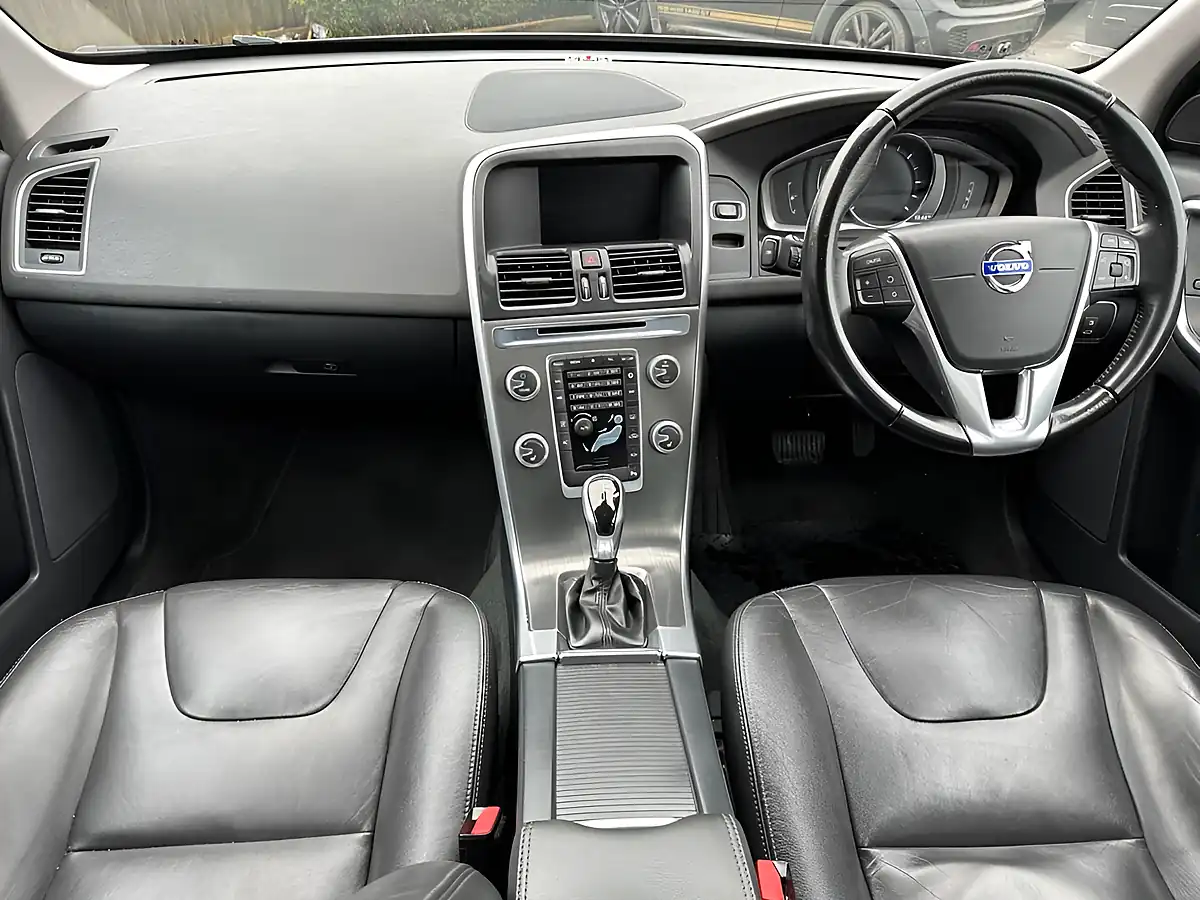 Used 2016 Volvo XC60 Se Lux Nav Saville Grey - Interior and Exterior details 15