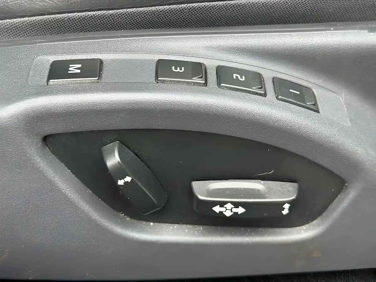 Used 2016 Volvo XC60 Se Lux Nav Saville Grey - Interior and Exterior details 18