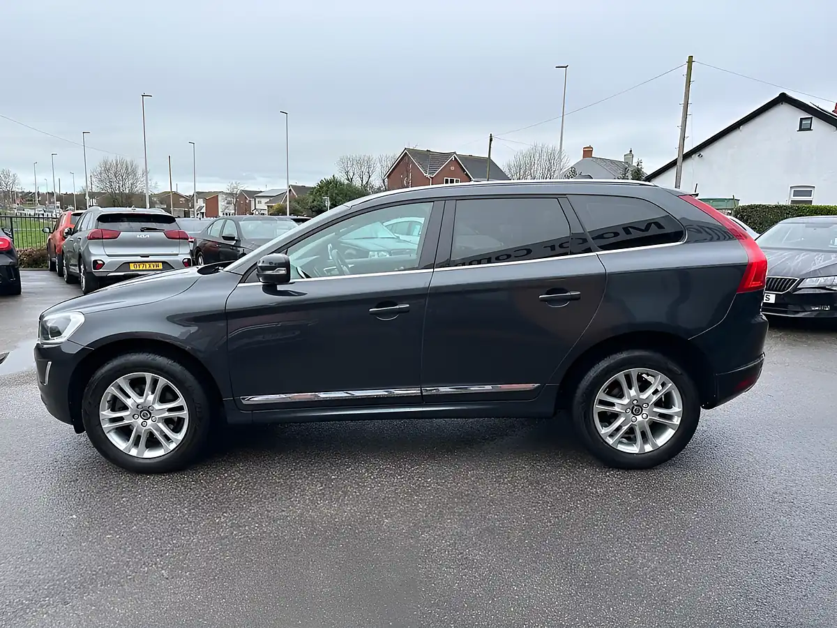 Used 2016 Volvo XC60 Se Lux Nav Saville Grey - Interior and Exterior details 4