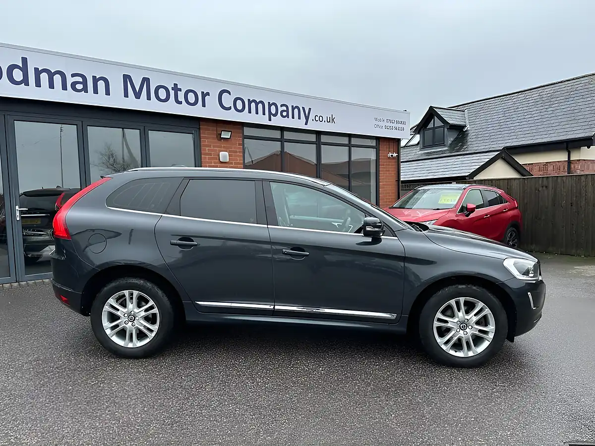Used 2016 Volvo XC60 Se Lux Nav Saville Grey - Interior and Exterior details 8