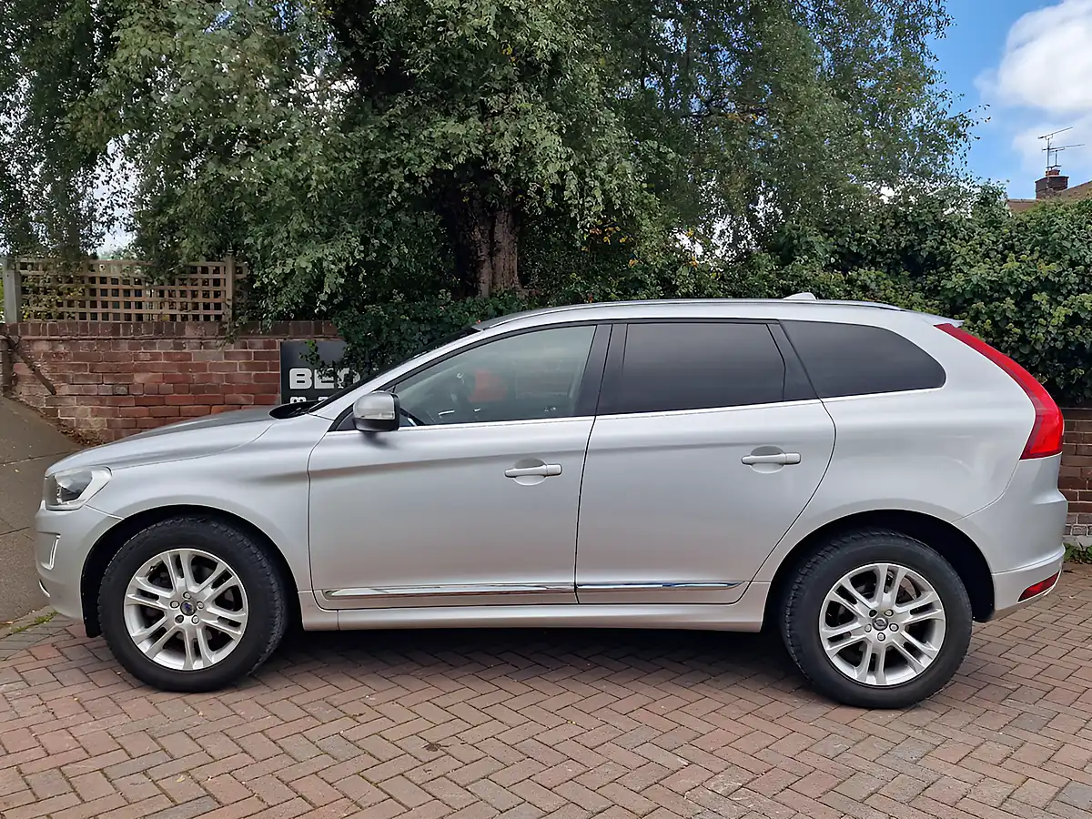 Used 2016 Volvo XC60 Se Lux Nav Silver - Interior and Exterior details 2