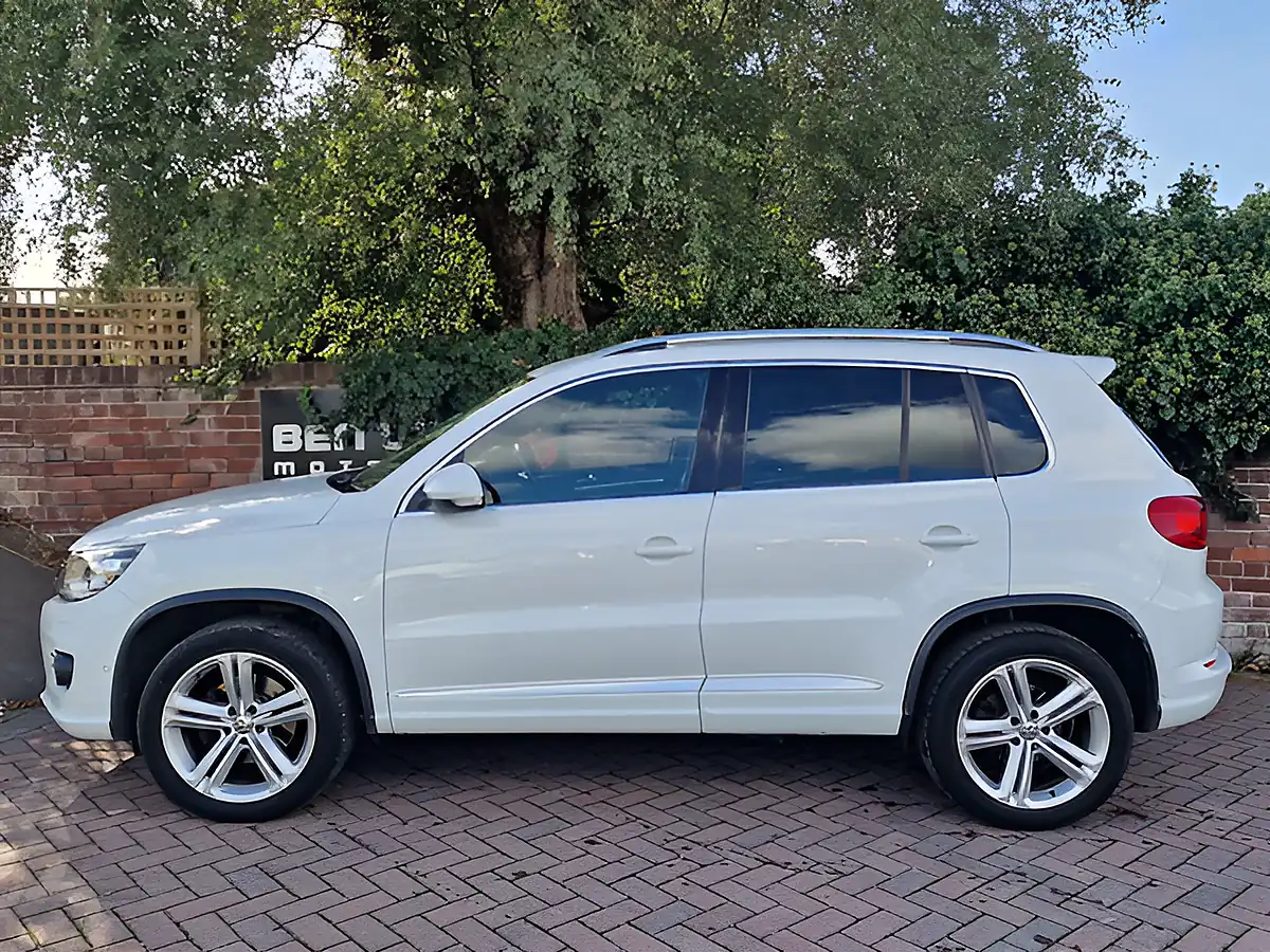 Used 2016 Volvo XC60 Se Lux Nav Silver - Interior and Exterior details 20