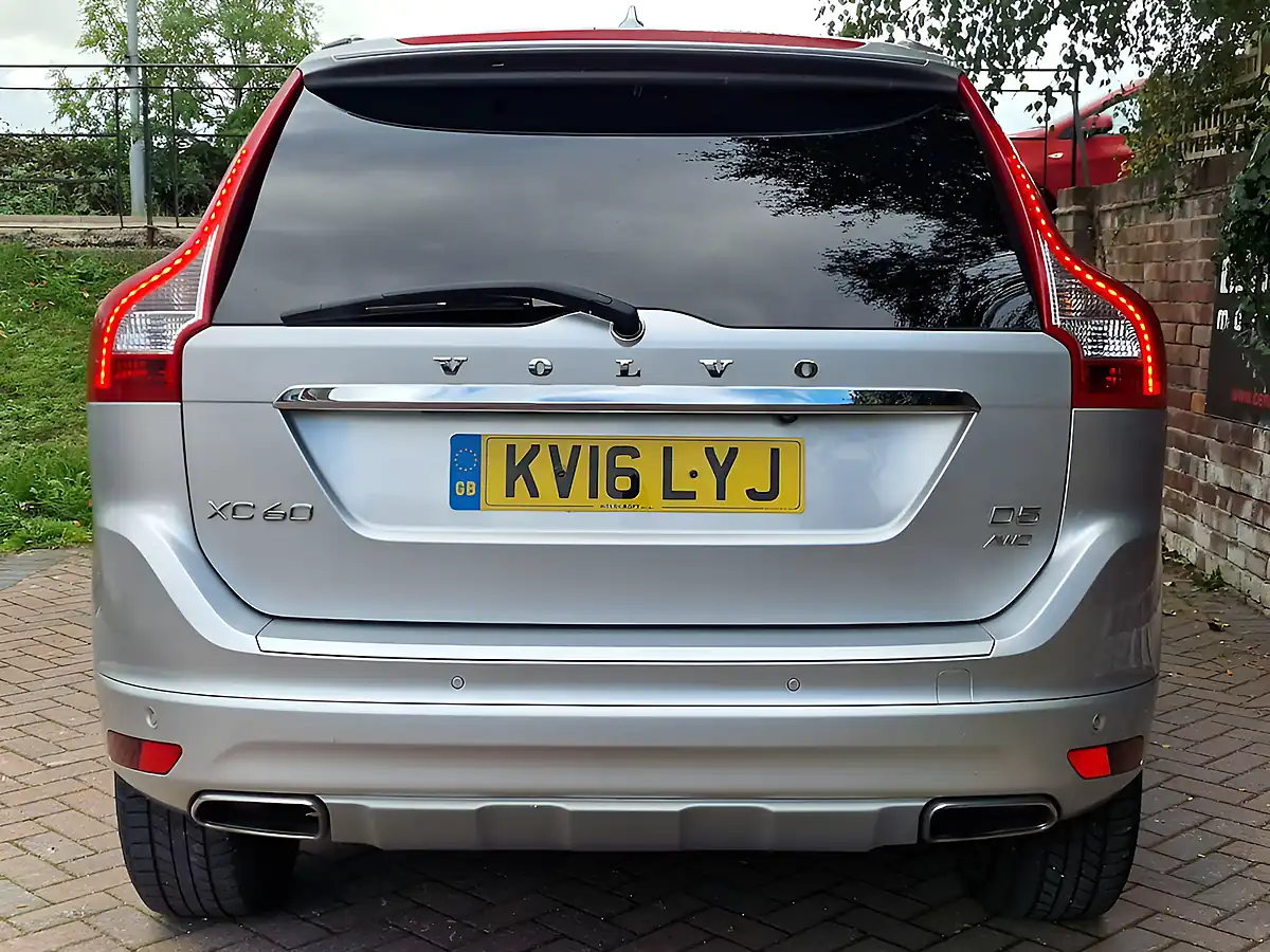 Used 2016 Volvo XC60 Se Lux Nav Silver - Interior and Exterior details 4