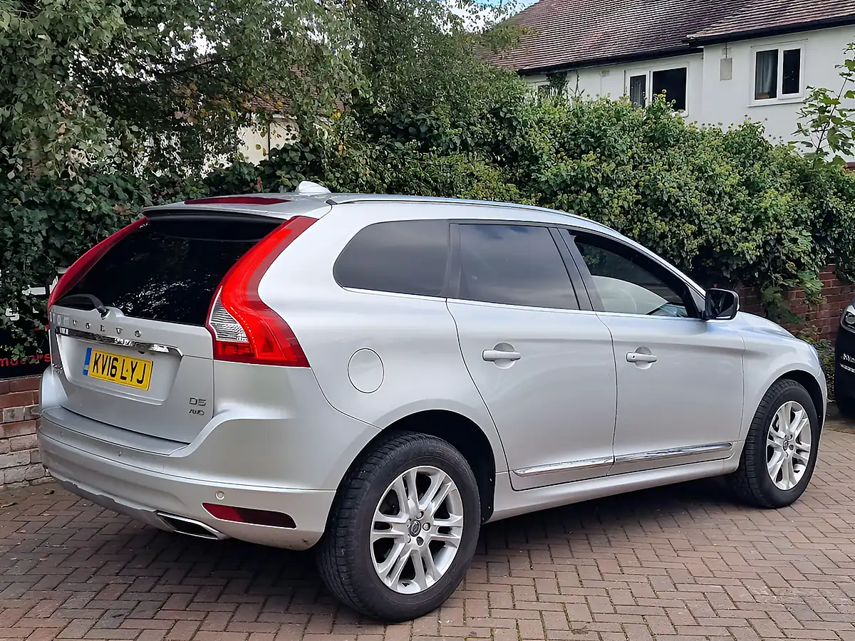 Used 2016 Volvo XC60 Se Lux Nav Silver - Interior and Exterior details 7