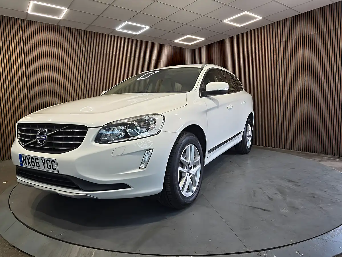 Used 2016 Volvo XC60 Se Lux Nav White - Interior and Exterior details 8