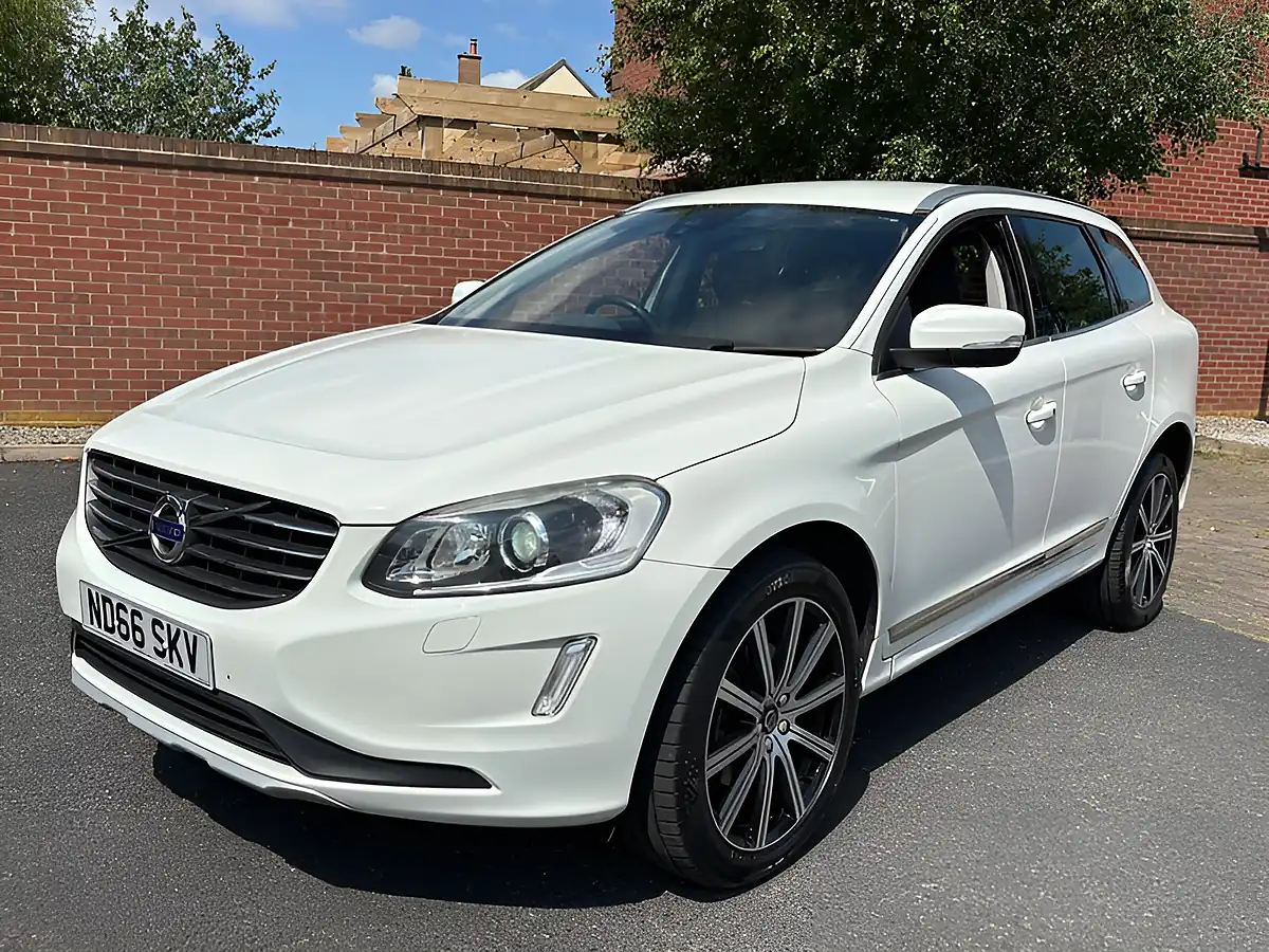 Used 2016 Volvo XC60 Se Lux Nav White - Interior and Exterior details 2