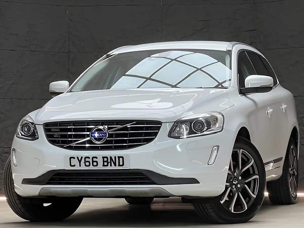 Used 2016 Volvo XC60 Se Lux Nav White - Front View