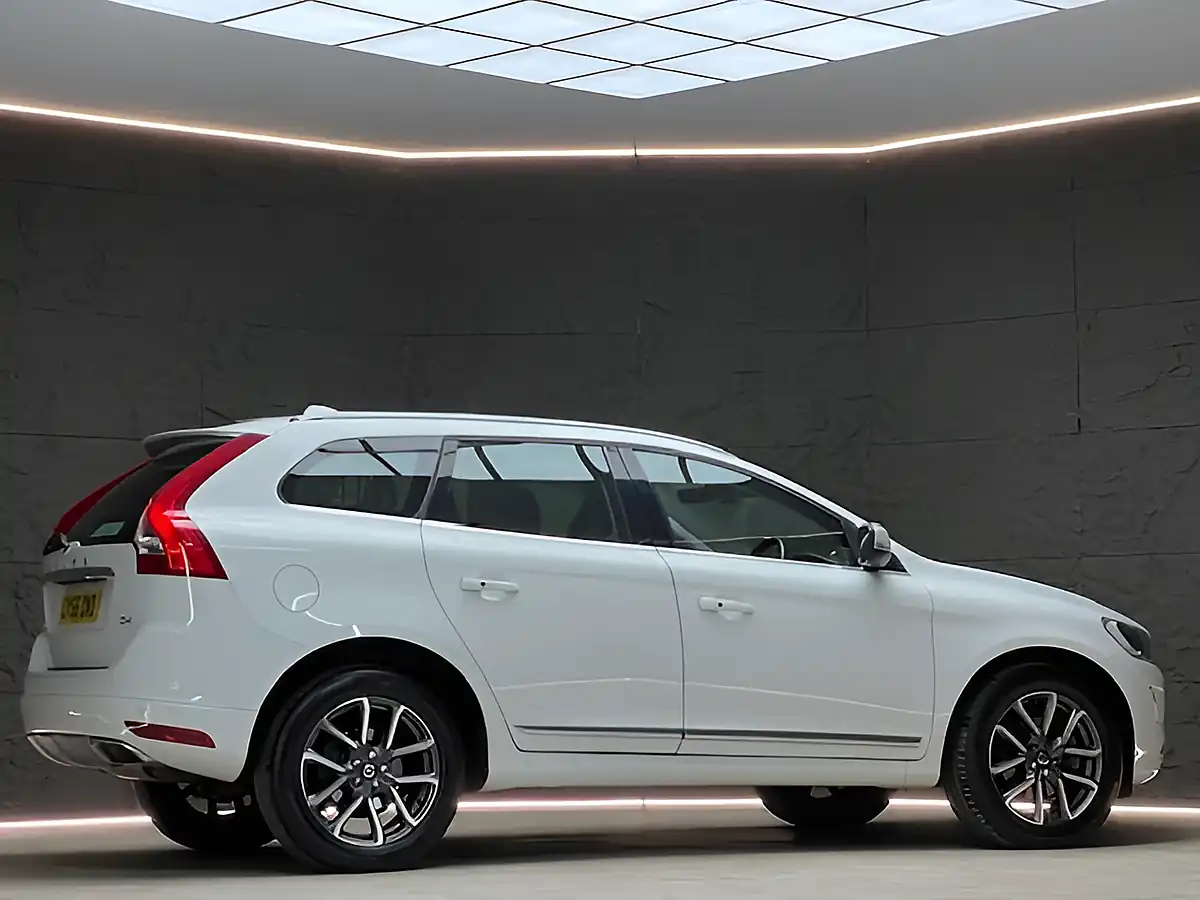 Used 2016 Volvo XC60 Se Lux Nav White - Interior and Exterior details 13