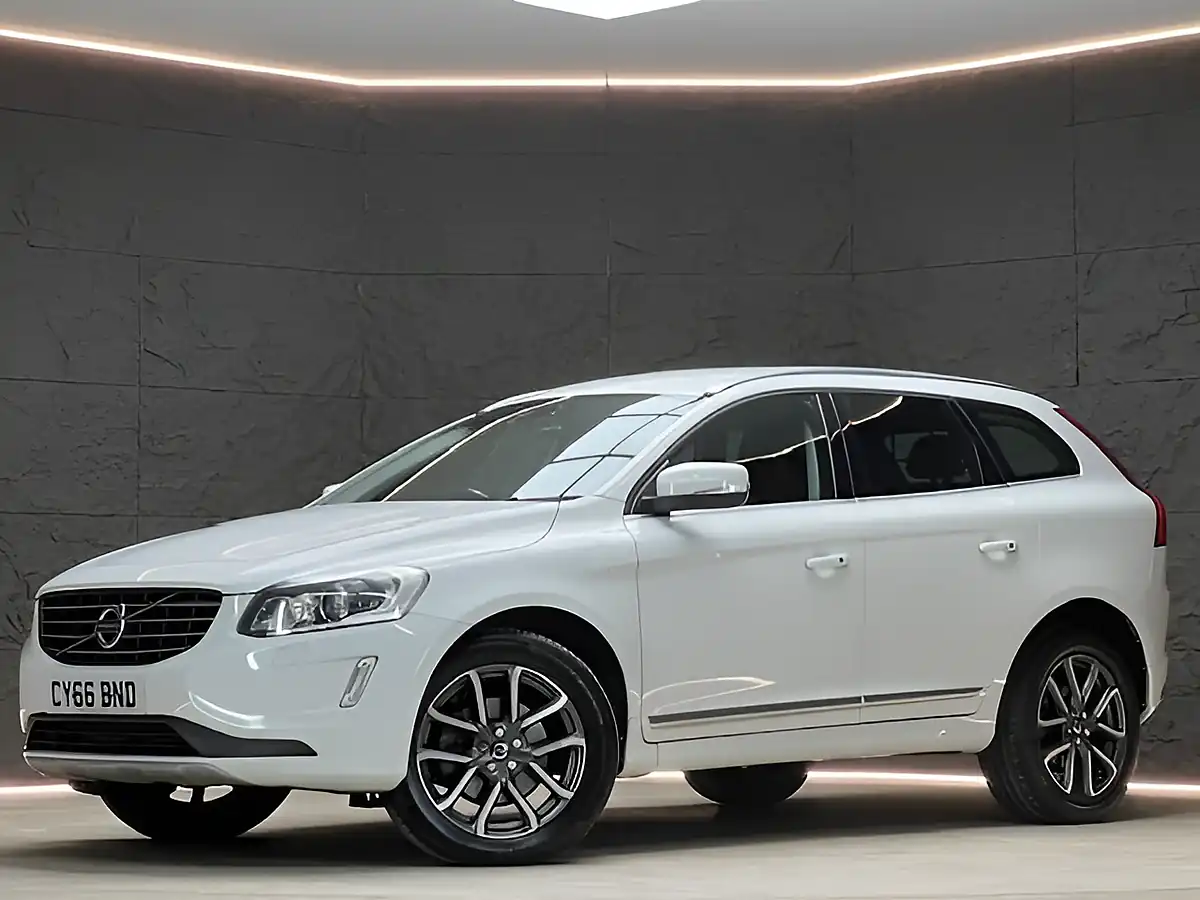 Used 2016 Volvo XC60 Se Lux Nav White - Interior and Exterior details 4