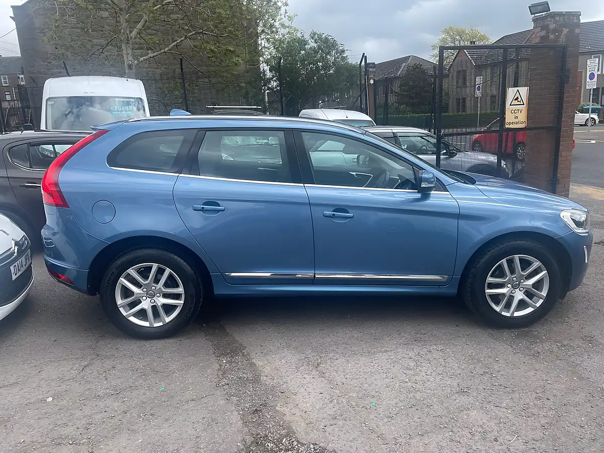 Used 2016 Volvo XC60 Se Luxury Nav Blue - Interior and Exterior details 3