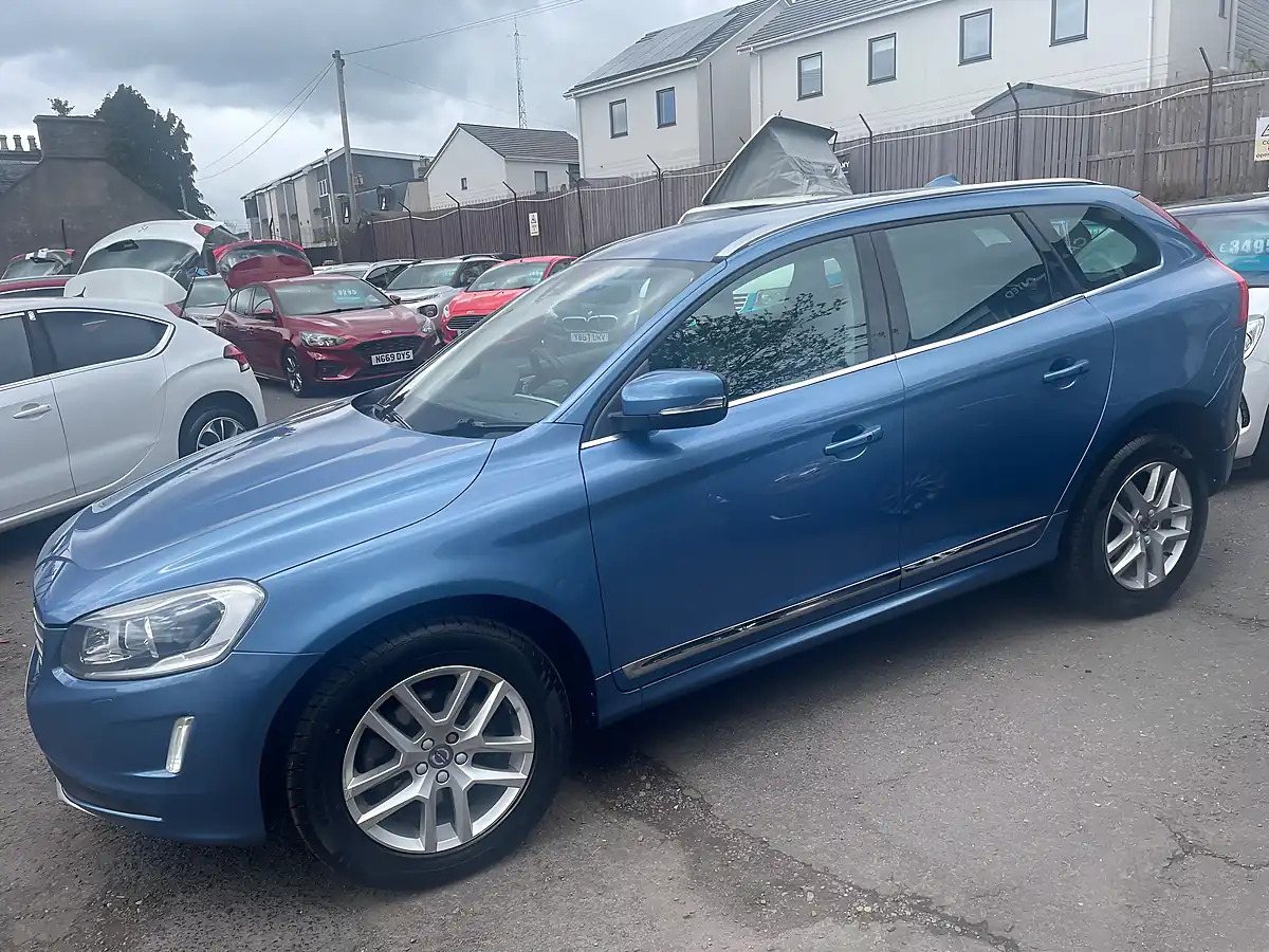 Used 2016 Volvo XC60 Se Luxury Nav Blue - Interior and Exterior details 7