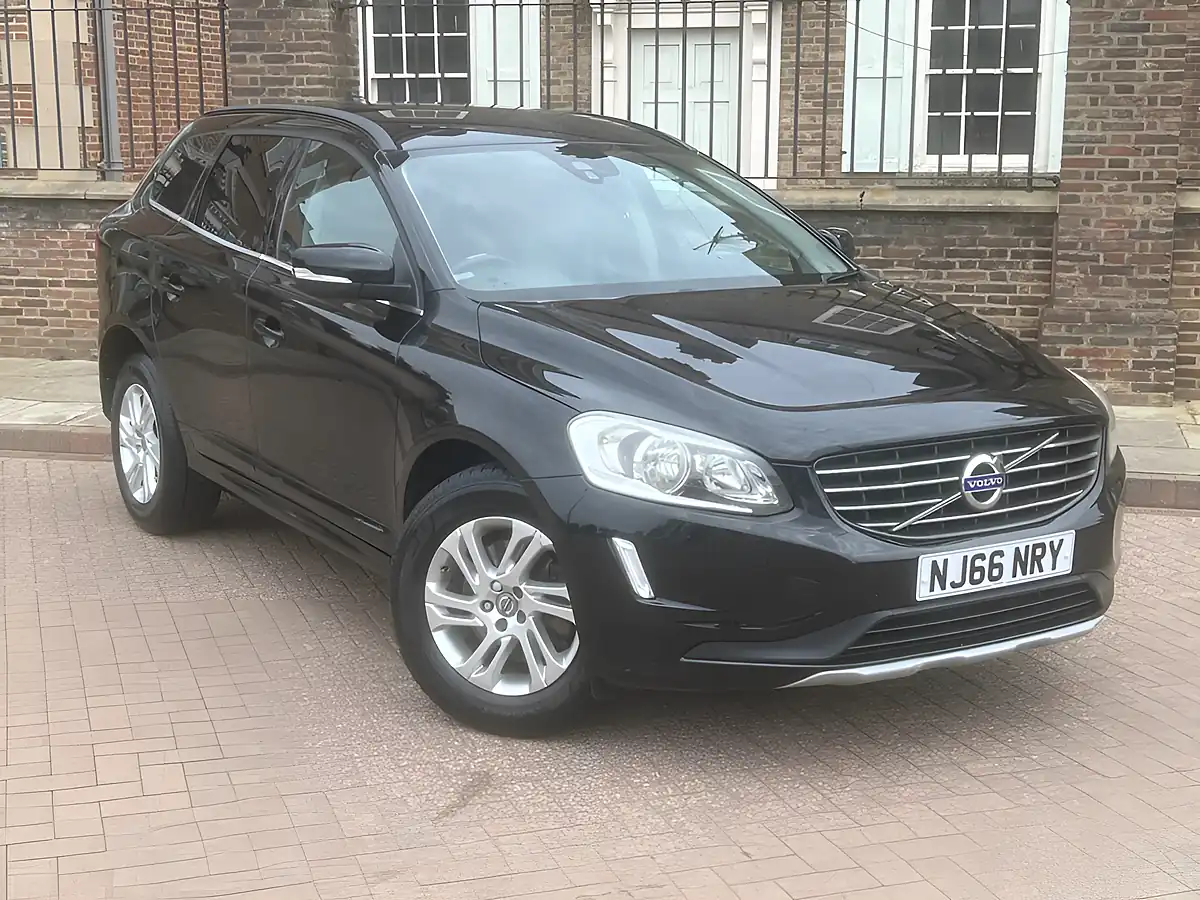 Used 2016 Volvo XC60 Se Nav Black - Front View